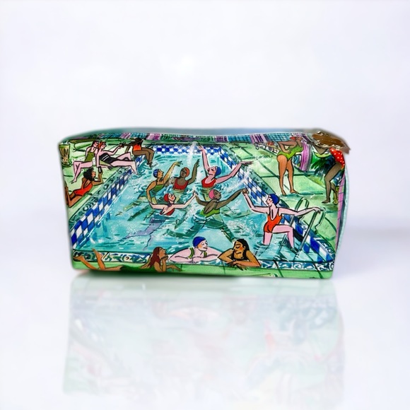 Estée Lauder Limited Edition Cosmetic/Travel Bag - Picture 2 of 10